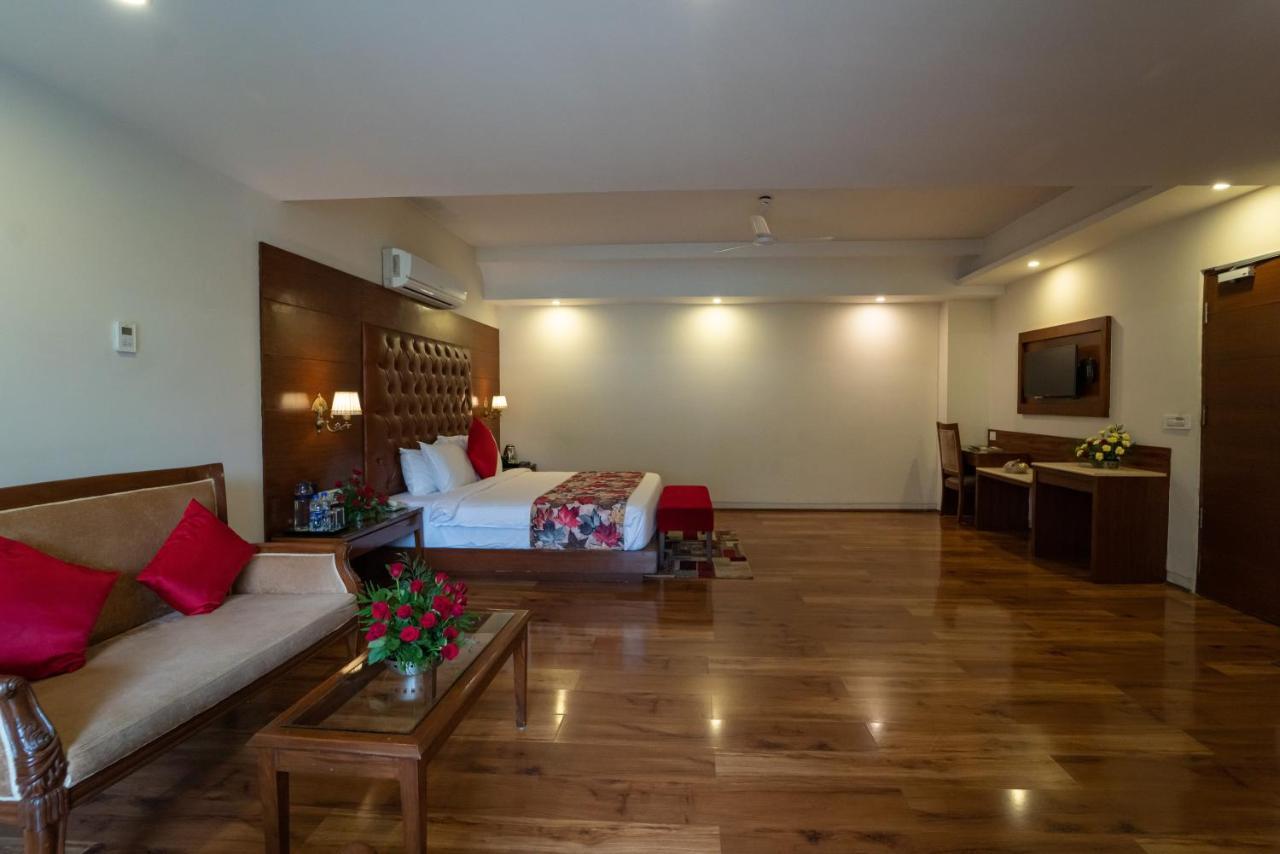 Resort The Allure Grand Resort -A Majestic Riverside Retreat Manali (Himachal Pradesh)